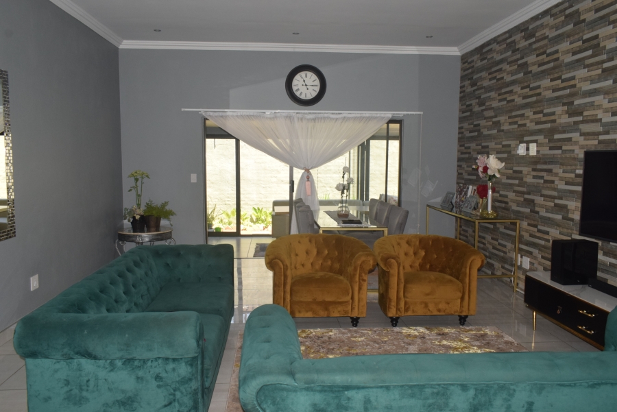 3 Bedroom Property for Sale in Geelhoutpark North West